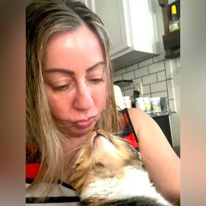 Meet your Posher, Lori